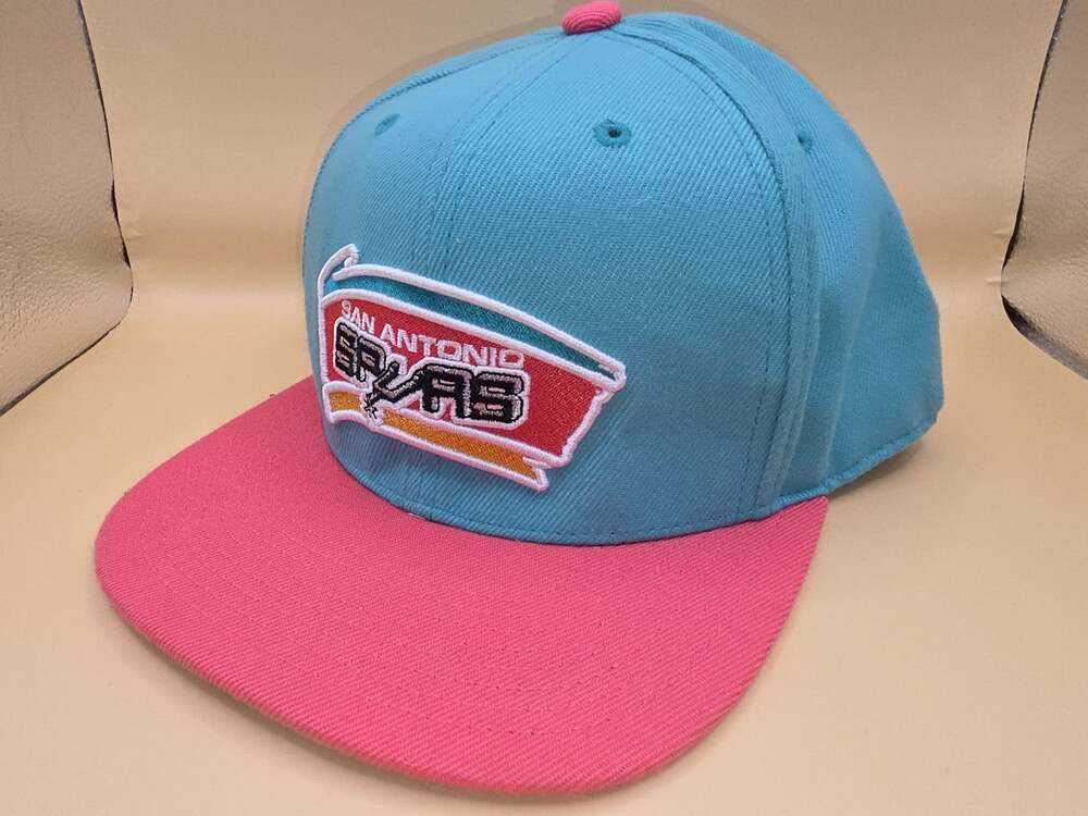 Mitchell & Ness Fitted 7 1/2 San Antonio Spurs Hardwood Classics Hat Adult